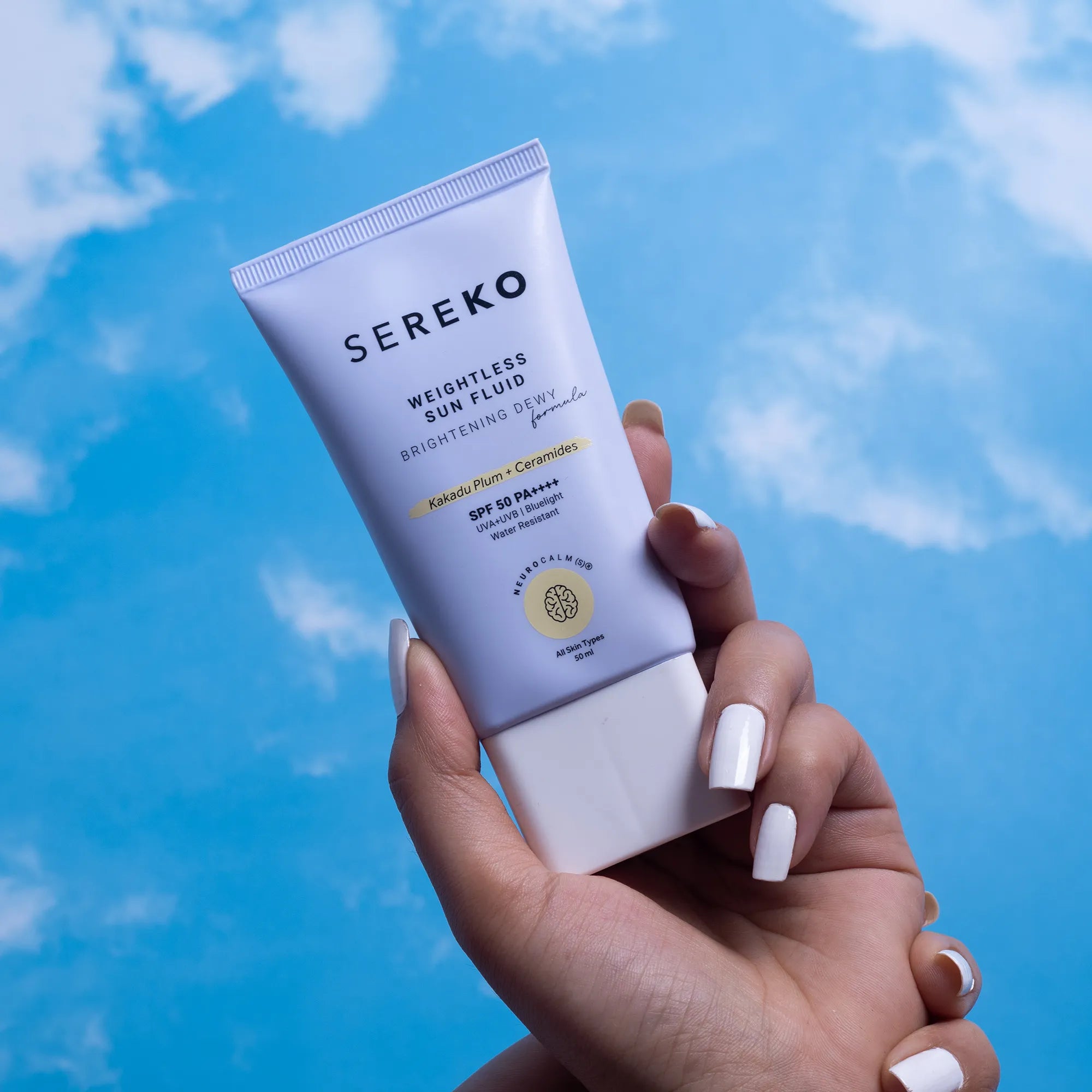 Product media Weightless Sun Fluid